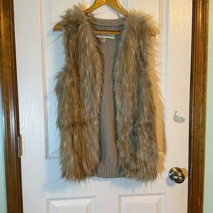 Sebby Collection Faux Furry Grey Vest With Cable Knit Back Medium
